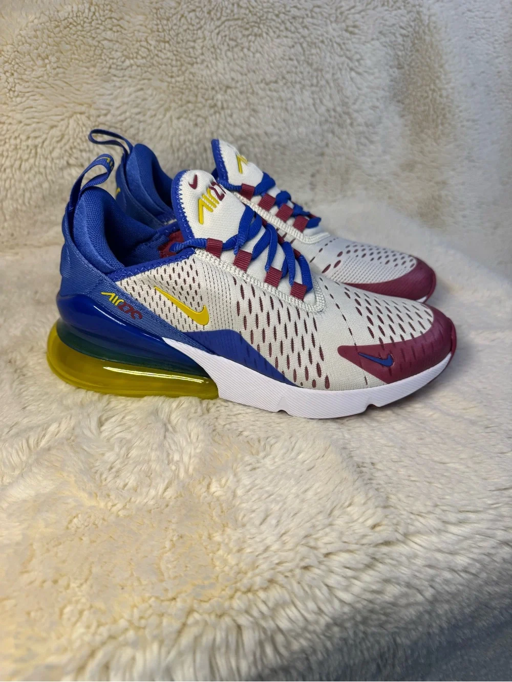 New (without box) Kid’s Nike Air Max 270 - Size 4Y